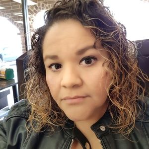 Meet your Posher, Carla